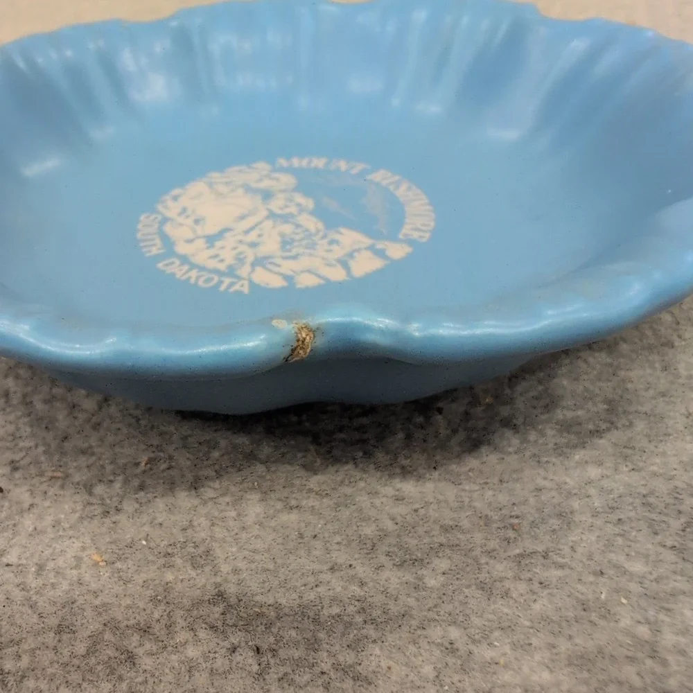 Vintage Mount Rushmore‎ South Dakota Blue Scalloped Ceramic Souvenir Ashtray - Picture 6 of 6